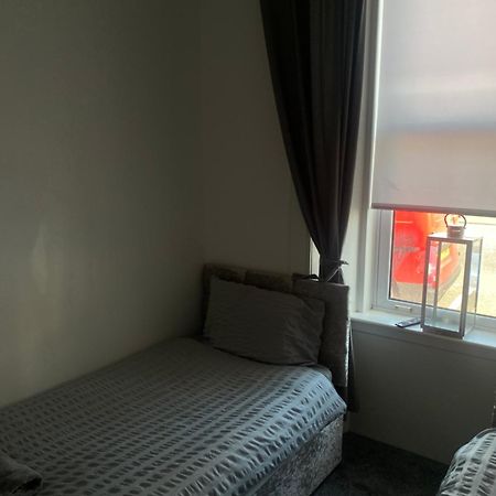 Apartamento Maze Beach Getaway Ayr Exterior foto