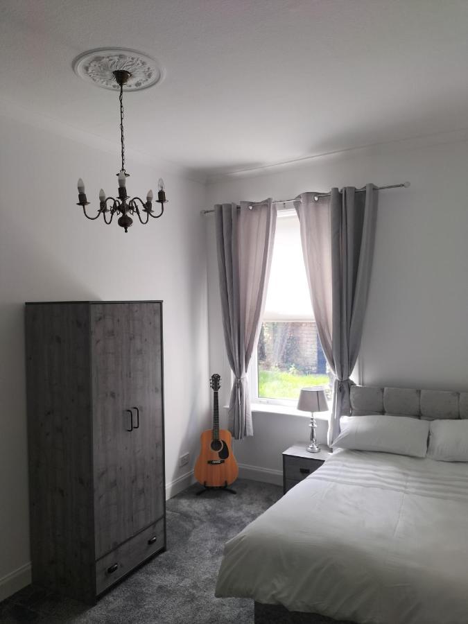 Apartamento Maze Beach Getaway Ayr Exterior foto
